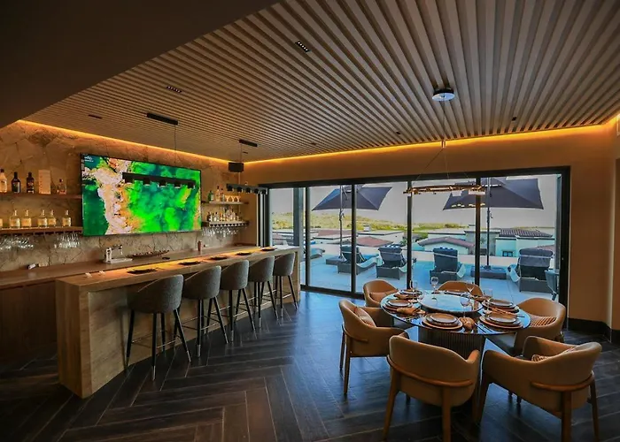 Luxury 5 Bedroom Quivira Cabos Villa *